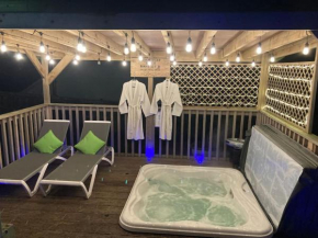 Hengistbury Reach with Jacuzzi hot tub